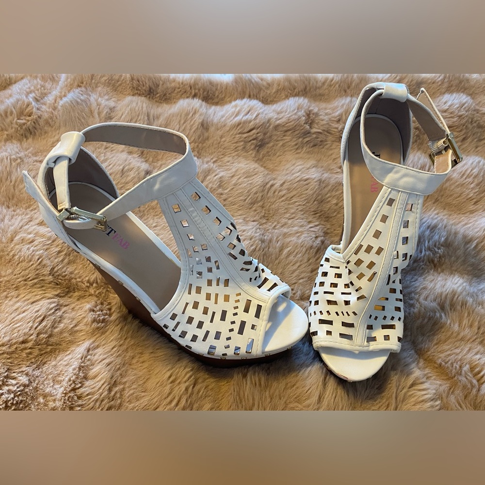 Just Fab size 10 wedge sandals